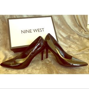 Nine West Black Patent Leather Pumps in Size 6.5